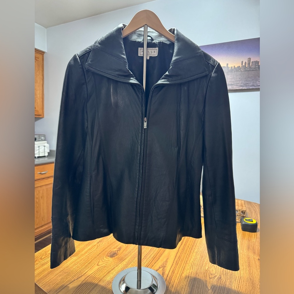 Pelle Studio Sleek Black Leather Jacket